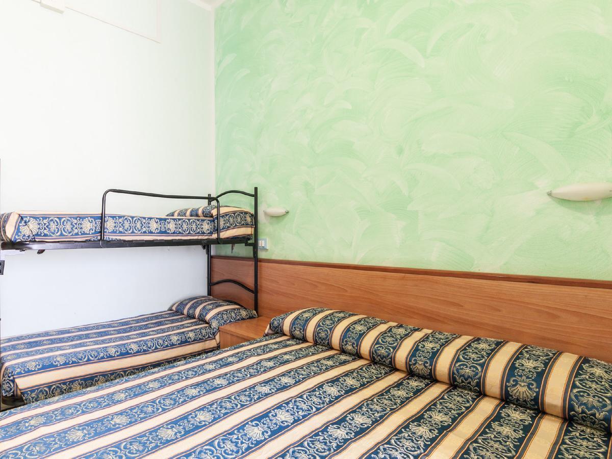 Hotel Promenade Universale Чезенатіко Екстер'єр фото